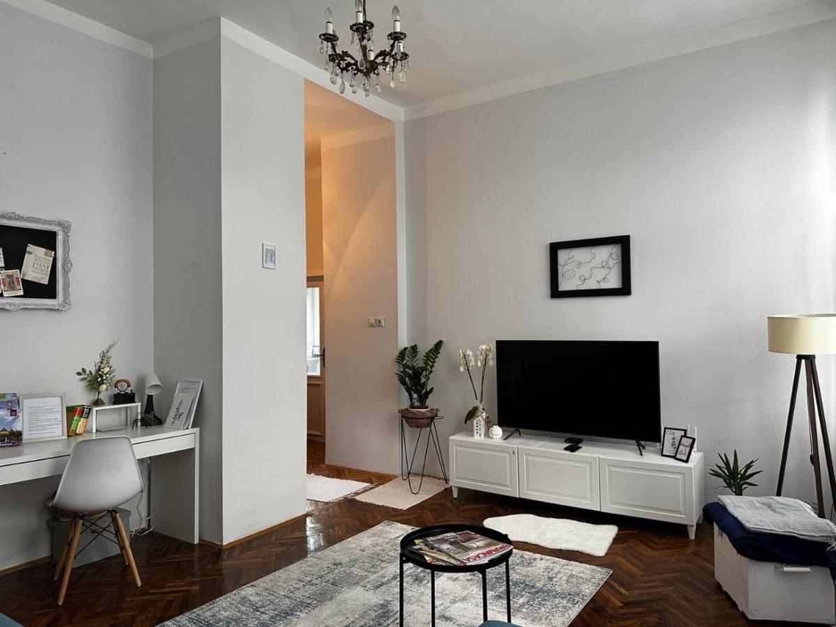 Pure Of Joy City Centre Apartment Subotica Exterior foto